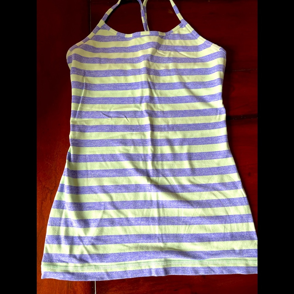 Ivivva Lululemon girls size 12 athletic shirt - built in bra